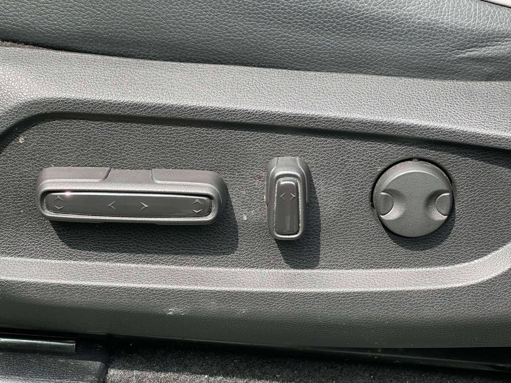 Certified 2025 Honda Pilot Elite image 14