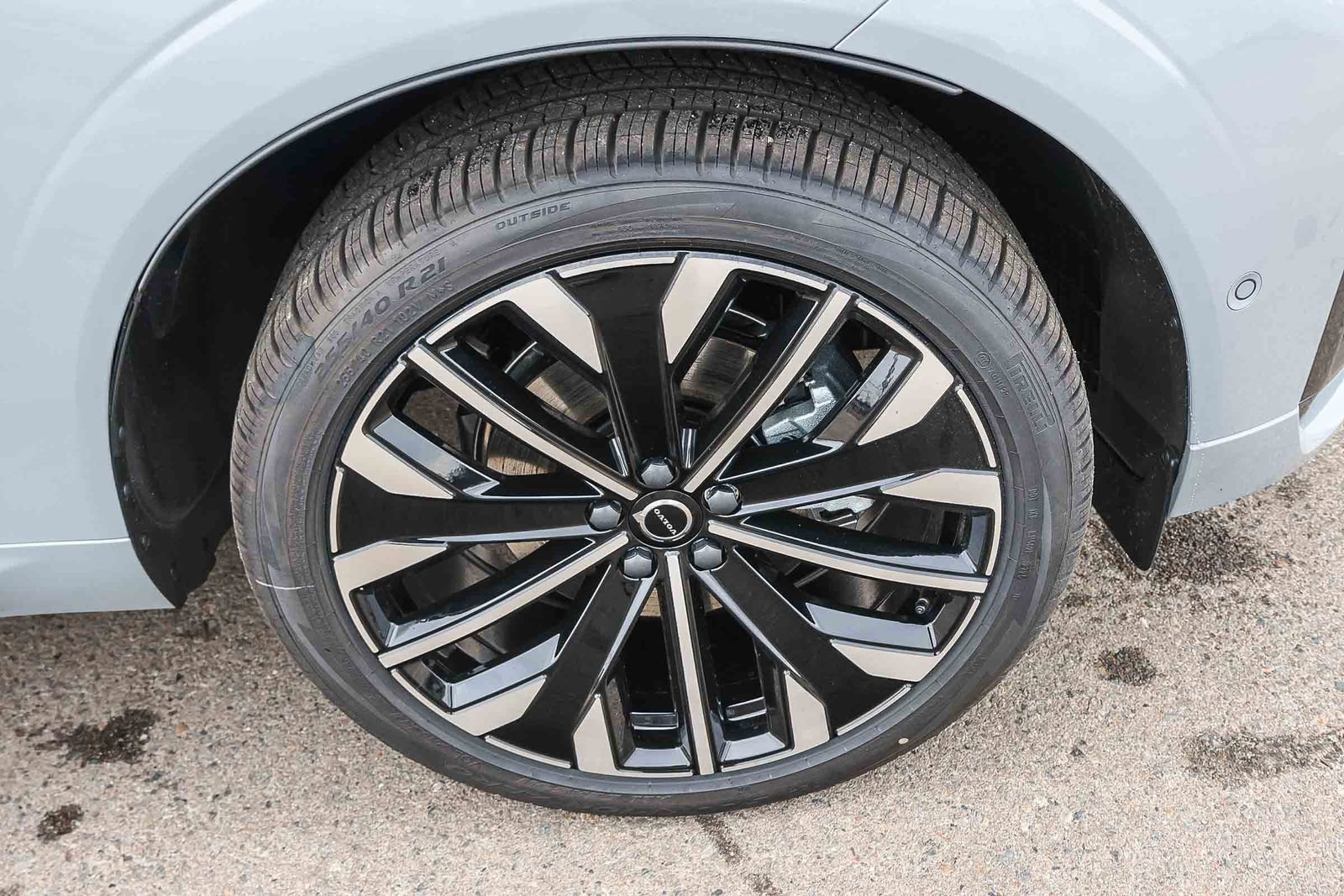 New 2026 Volvo XC60 B5 Ultra w/ Protection Package Premier image 14