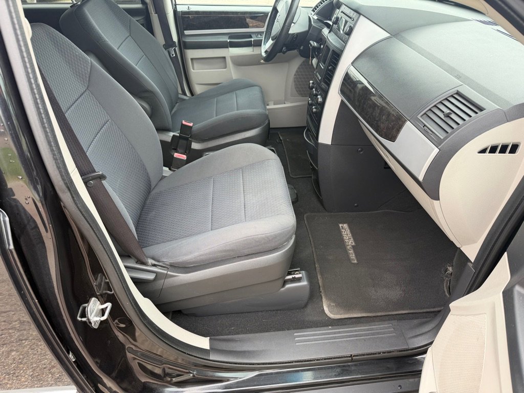 Used 2010 Dodge Grand Caravan SXT FWD image 11