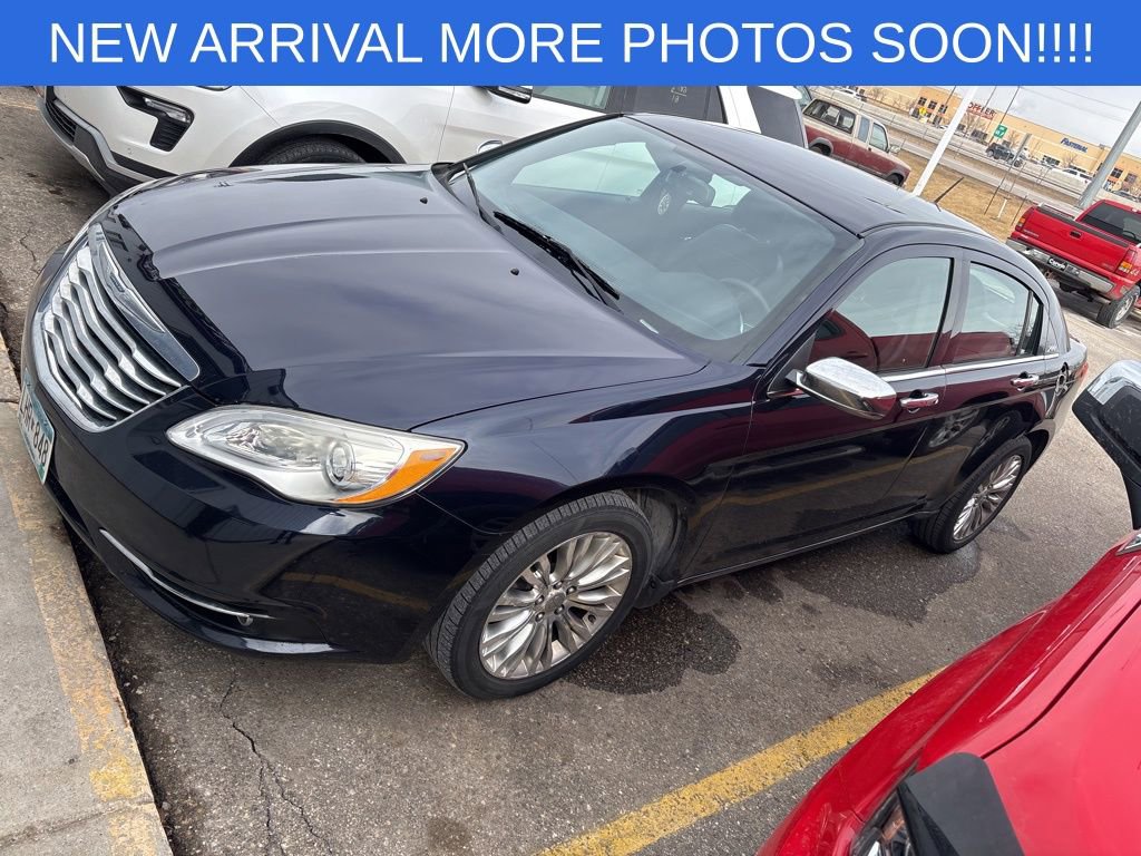 Used 2012 Chrysler 200 Limited image 3
