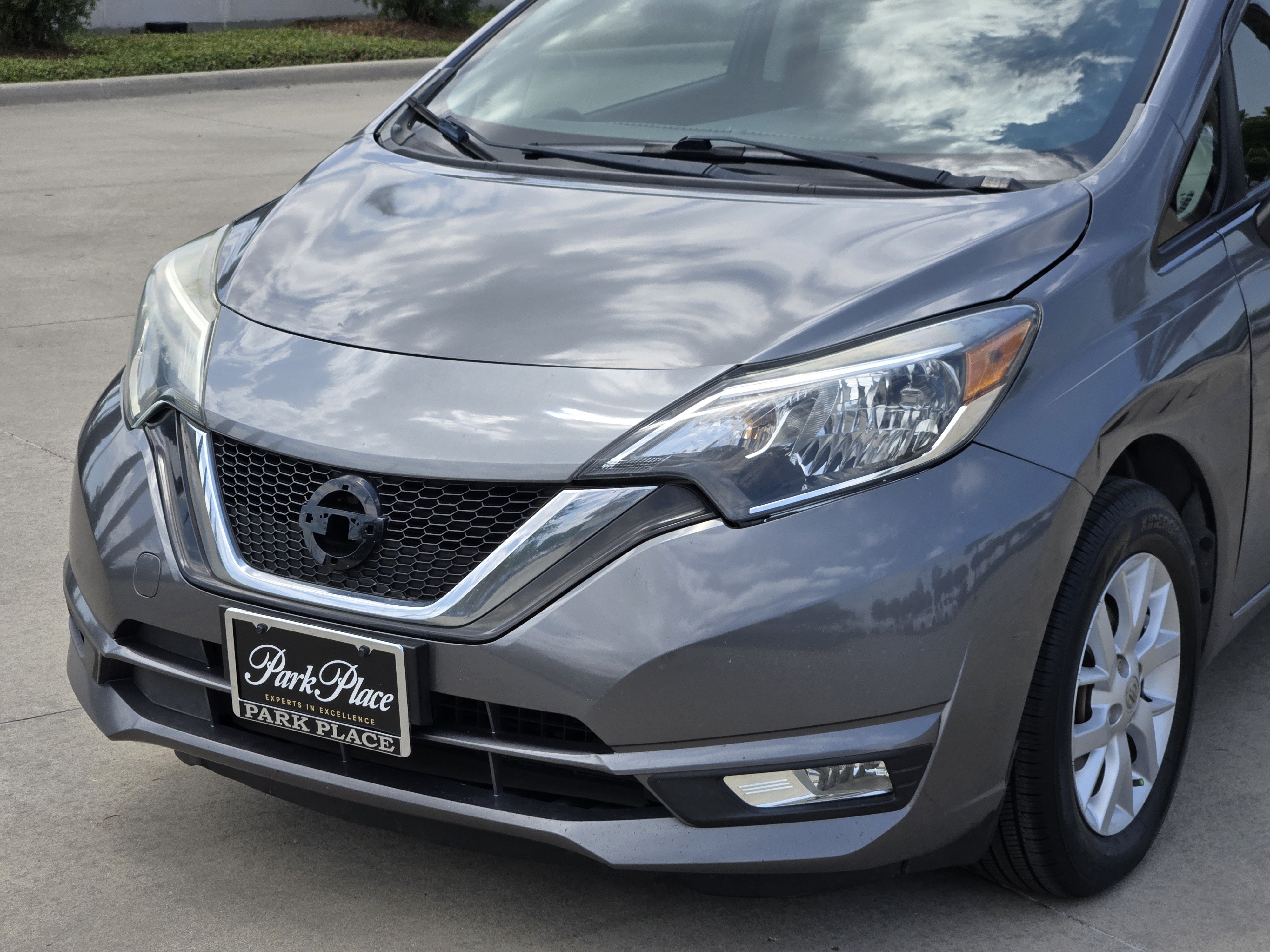 Used 2017 Nissan Versa Note SV w/ SV Appearance Package FWD image 12