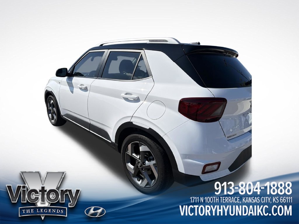 Used 2025 Hyundai Venue Limited FWD image 7