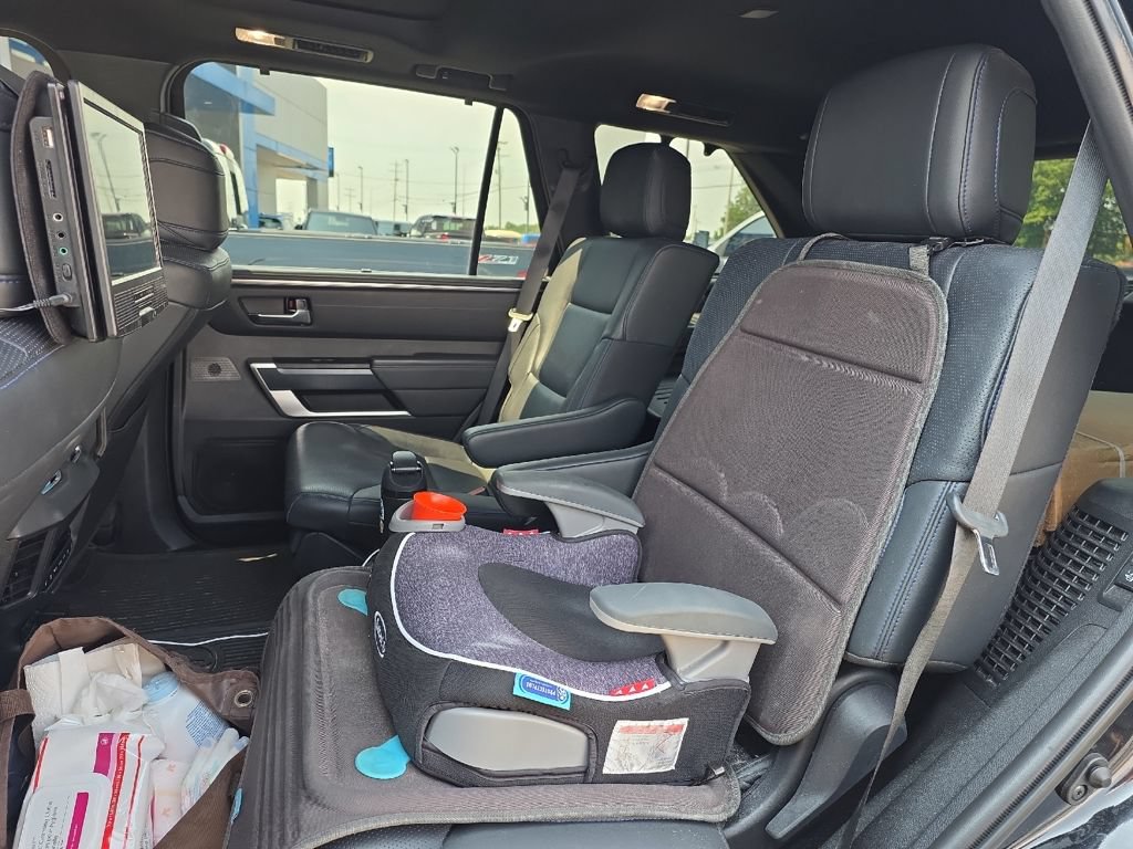 Used 2023 Toyota Sequoia Platinum AWD/4WD image 11
