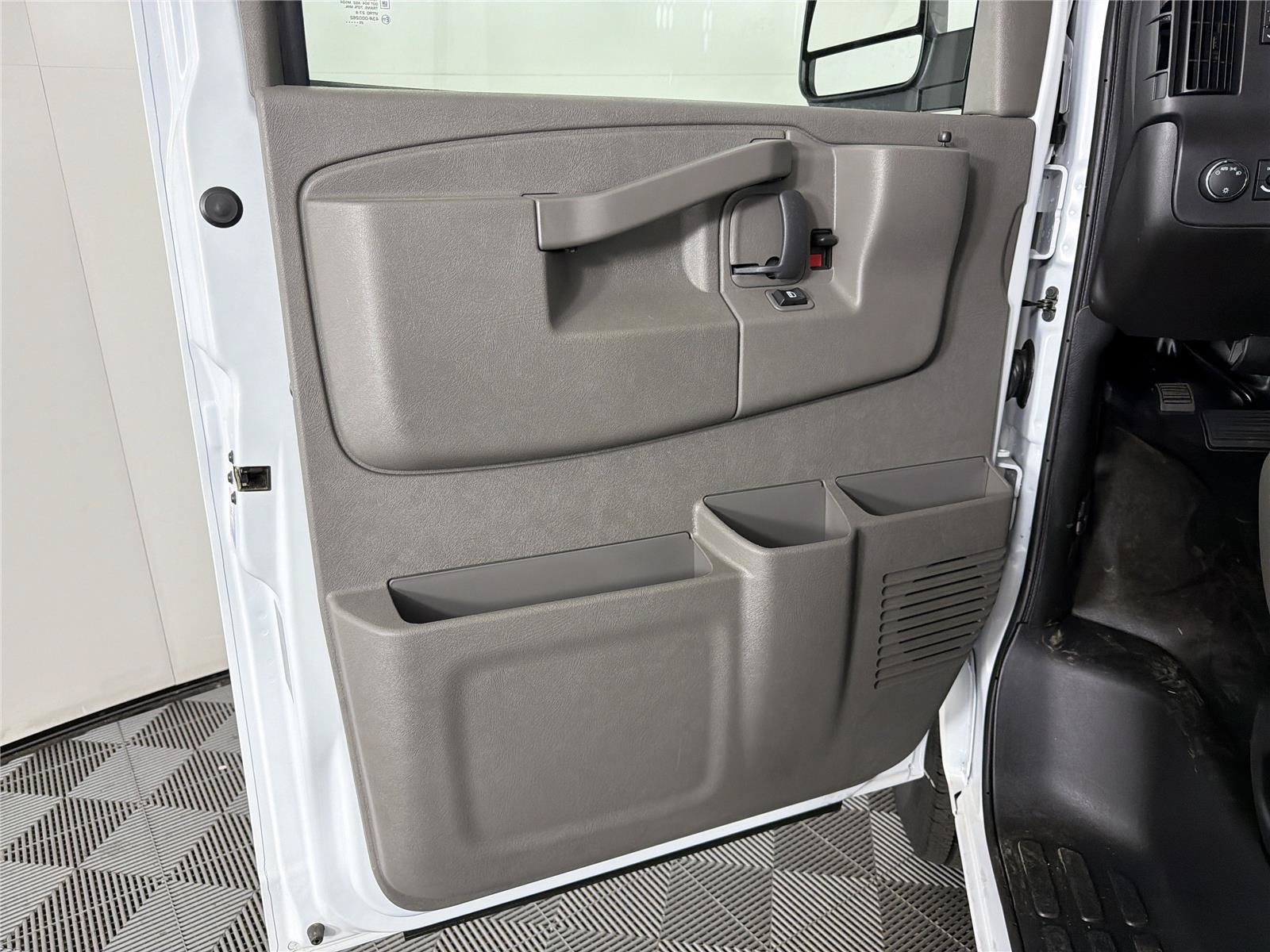 New 2025 GMC Savana 2500 w/ Driver Convenience Package RWD image 9