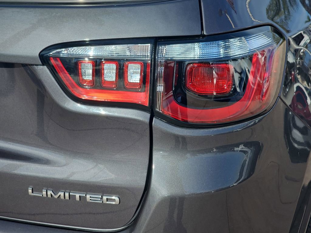 Used 2024 Jeep Compass Limited image 40