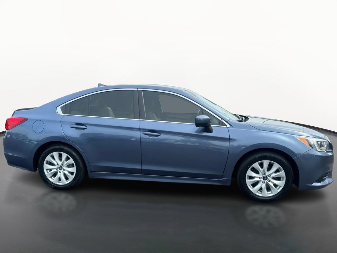 Used 2017 Subaru Legacy 2.5i Premium AWD/4WD image 2
