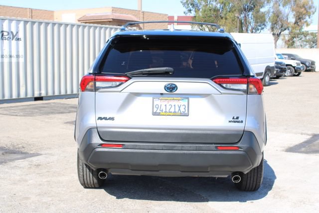 Used 2020 Toyota RAV4 LE w/ Carpet Mat Package AWD/4WD image 4