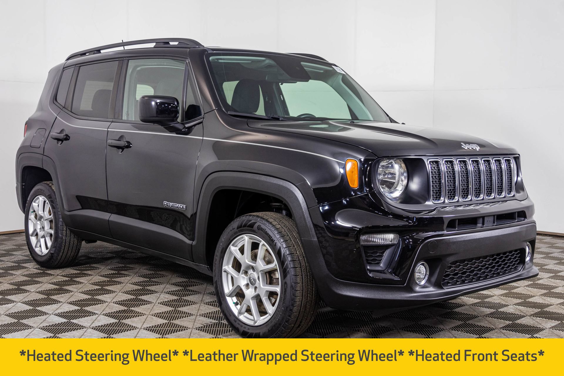Used 2019 Jeep Renegade Latitude w/ Cold Weather Group image 12