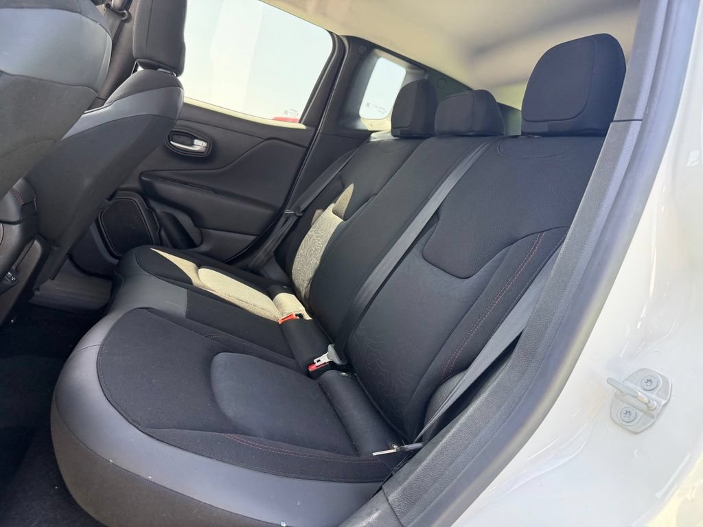 Used 2023 Jeep Renegade Trailhawk AWD/4WD image 5