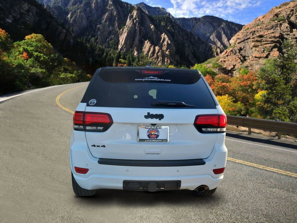 Used 2021 Jeep Grand Cherokee Laredo X image 4