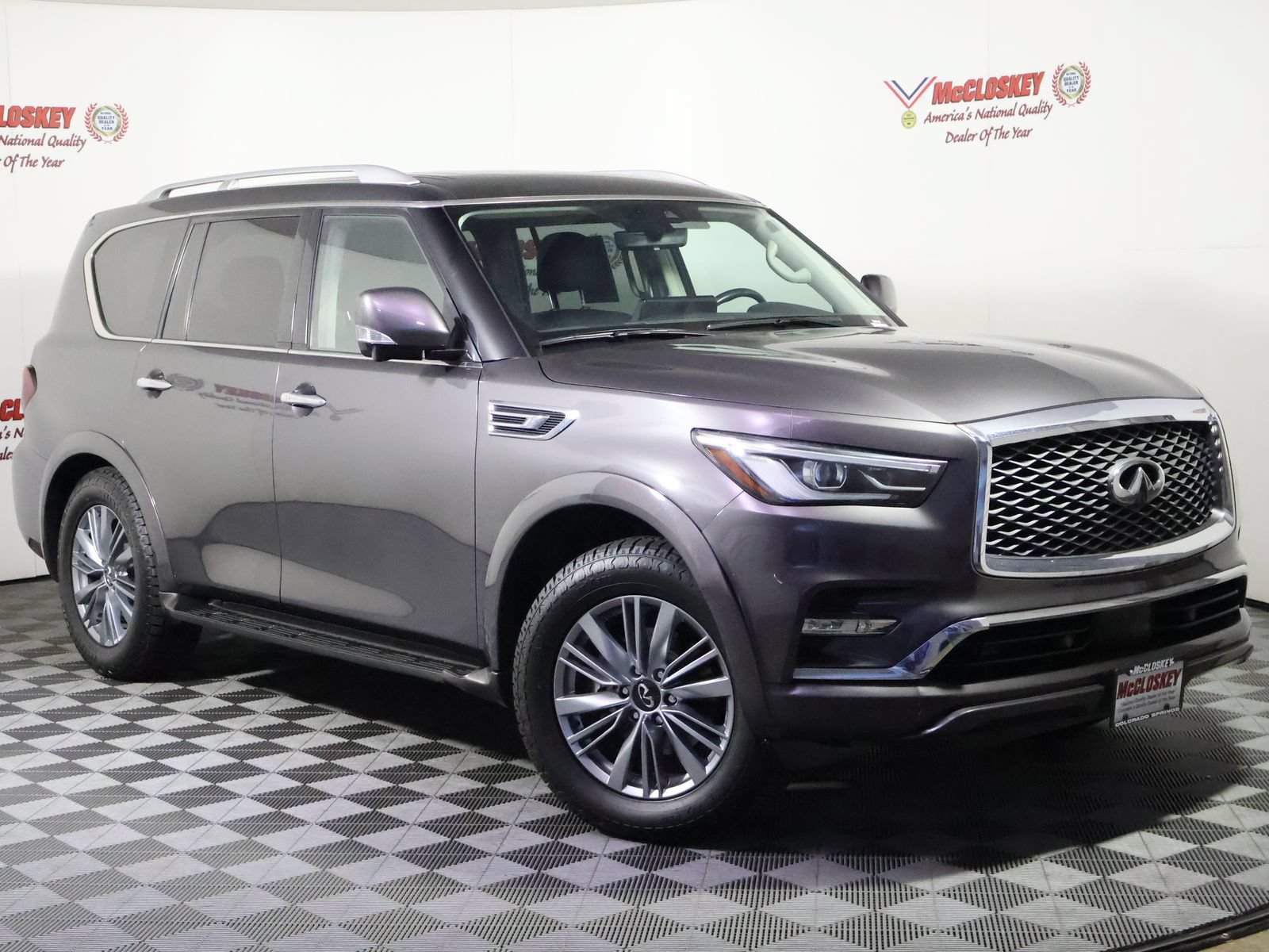 Used 2024 INFINITI QX80 Luxe AWD/4WD image 2