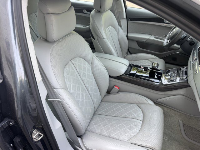 Used 2017 Audi S8 Plus AWD/4WD image 37