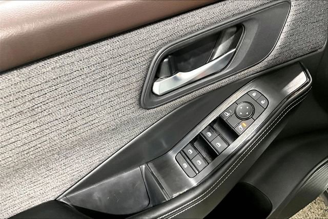 Used 2021 Nissan Rogue SV image 36