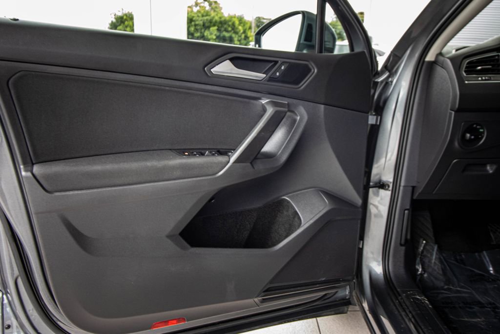 Used 2021 Volkswagen Tiguan S image 19