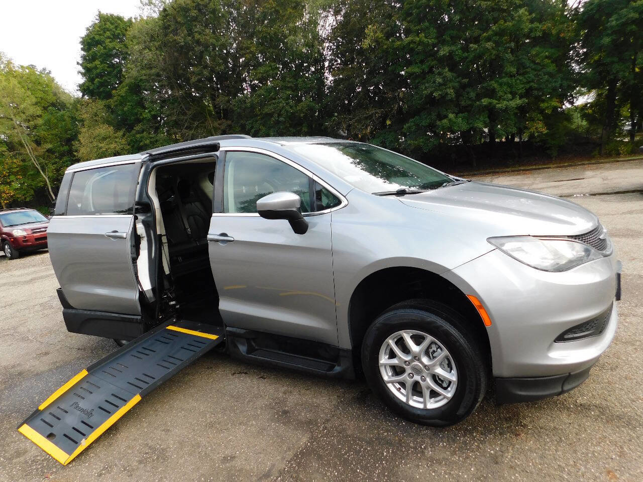Used 2021 Chrysler Voyager Lxi w/ Cold Weather Group