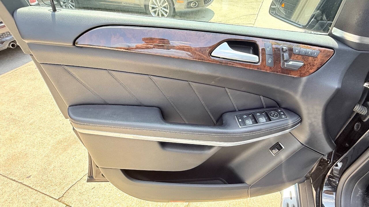 Used 2014 Mercedes-Benz GL 550 4MATIC image 21