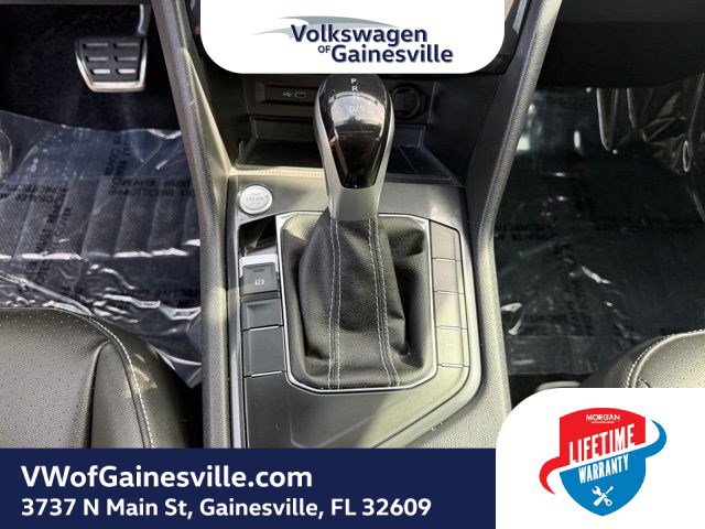 Certified 2024 Volkswagen Tiguan SE R-Line image 28