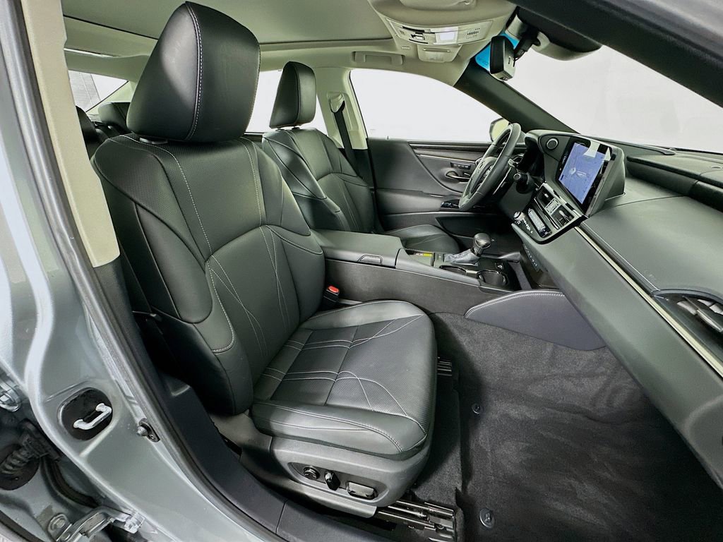 Used 2024 Lexus ES 350 Ultra Luxury w/ Accessory Package (Z2) image 29