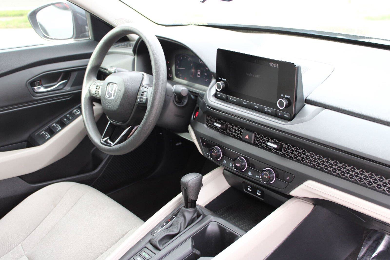 Used 2024 Honda Accord EX image 9