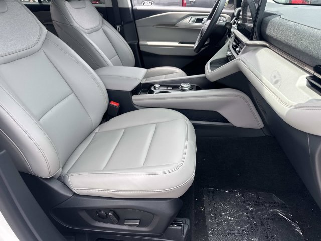 New 2026 Ford Explorer Active w/ Active Comfort Package RWD image 11