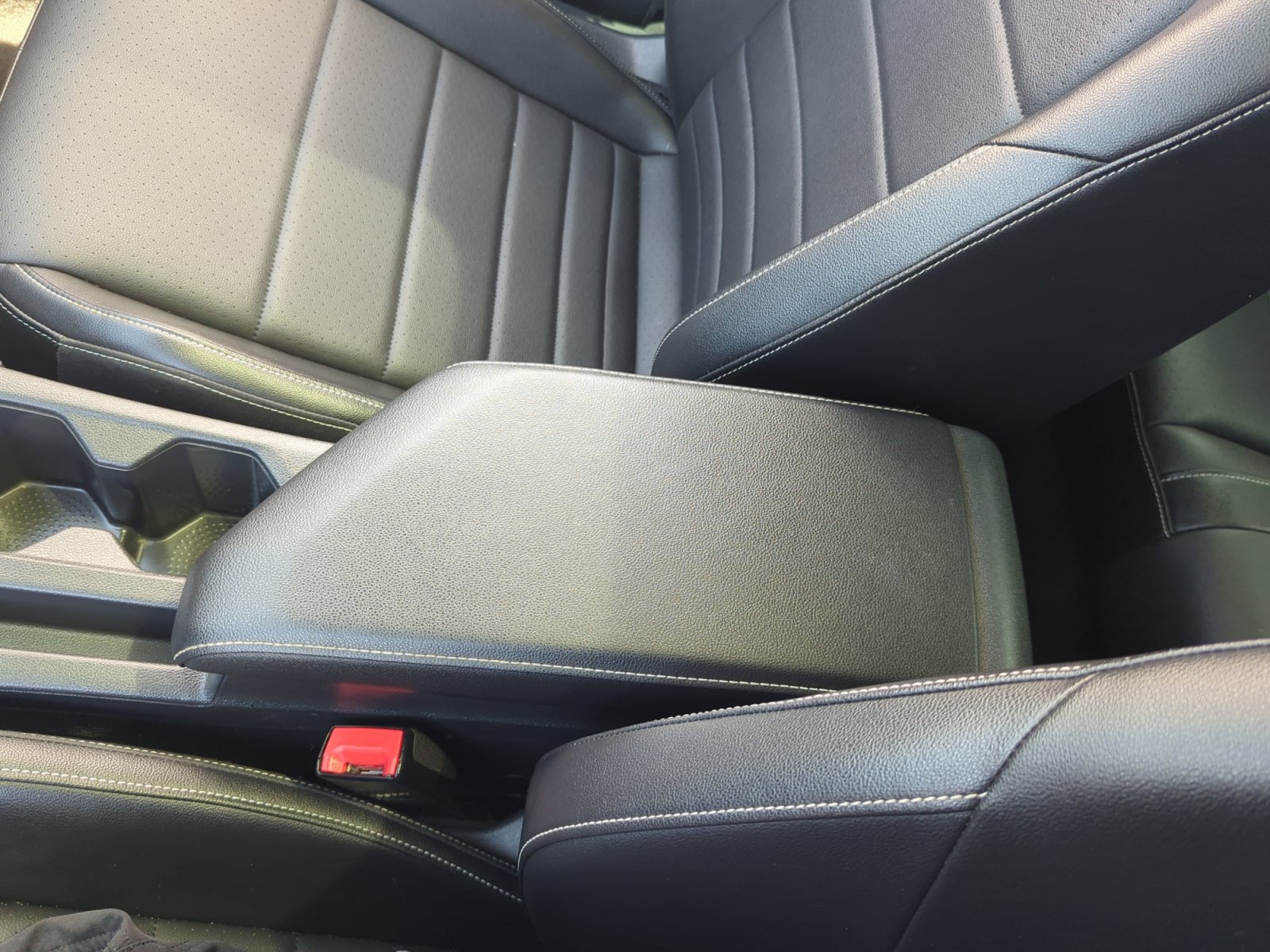 Certified 2023 Volkswagen Jetta SE w/ Panoramic Sunroof Package FWD image 15