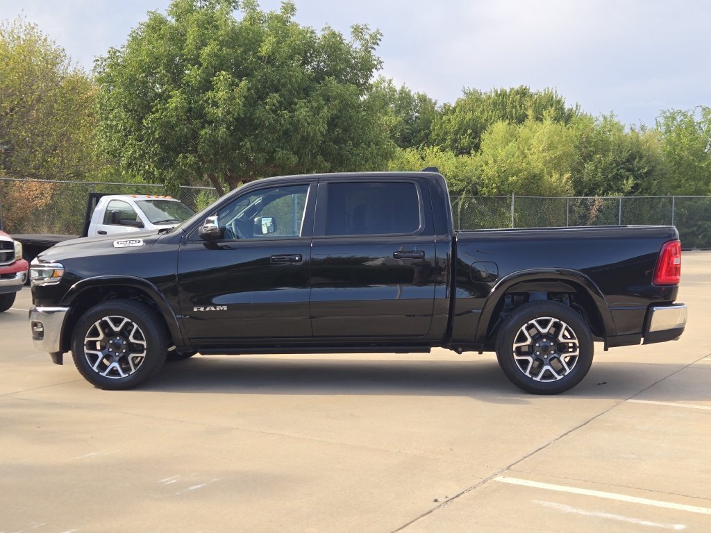 Used 2025 RAM 1500 Laramie AWD/4WD image 8