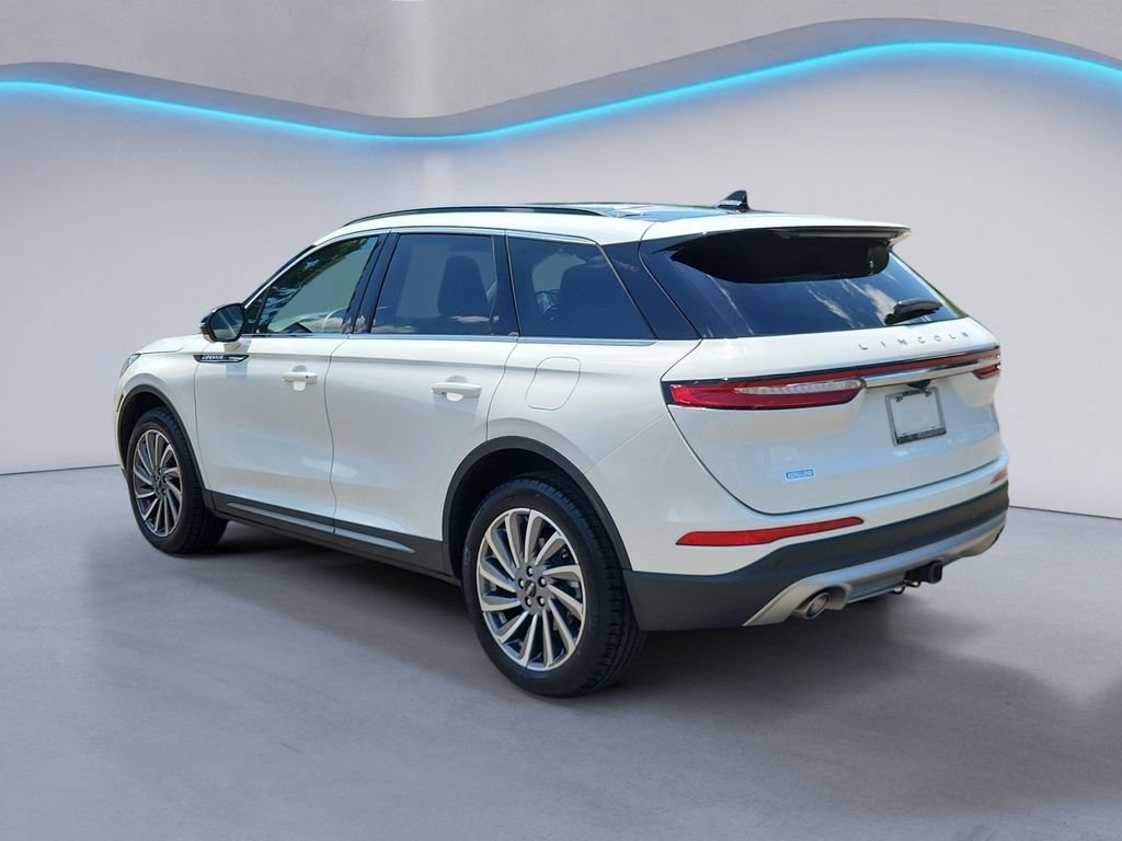 Used 2026 Lincoln Corsair Reserve w/ Towing Package AWD/4WD image 4
