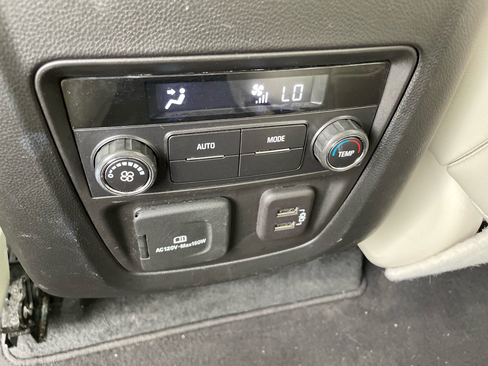 Used 2023 Buick Enclave Essence w/ Experience Buick Package FWD image 8