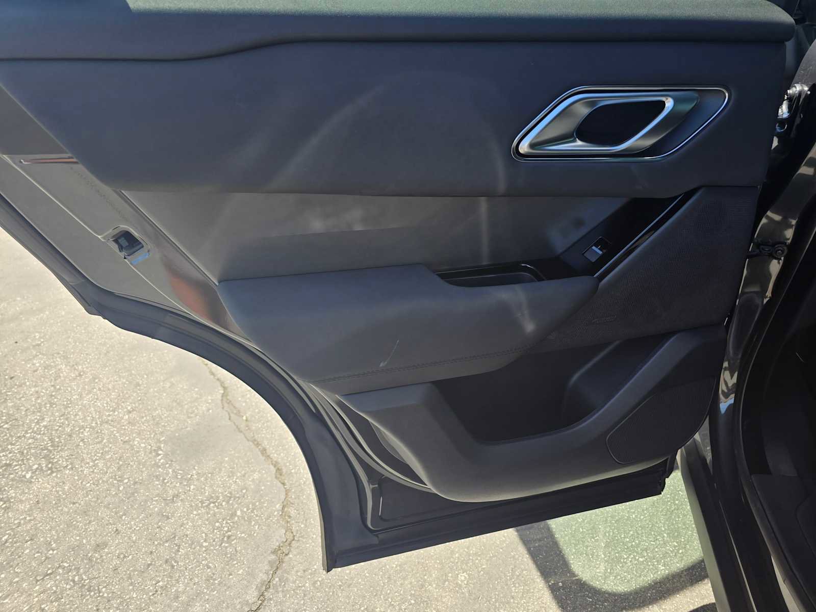 Certified 2025 Land Rover Range Rover Velar Dynamic SE image 19