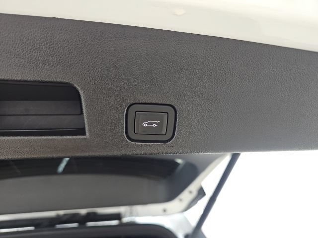 Used 2025 GMC Acadia Elevation FWD image 12