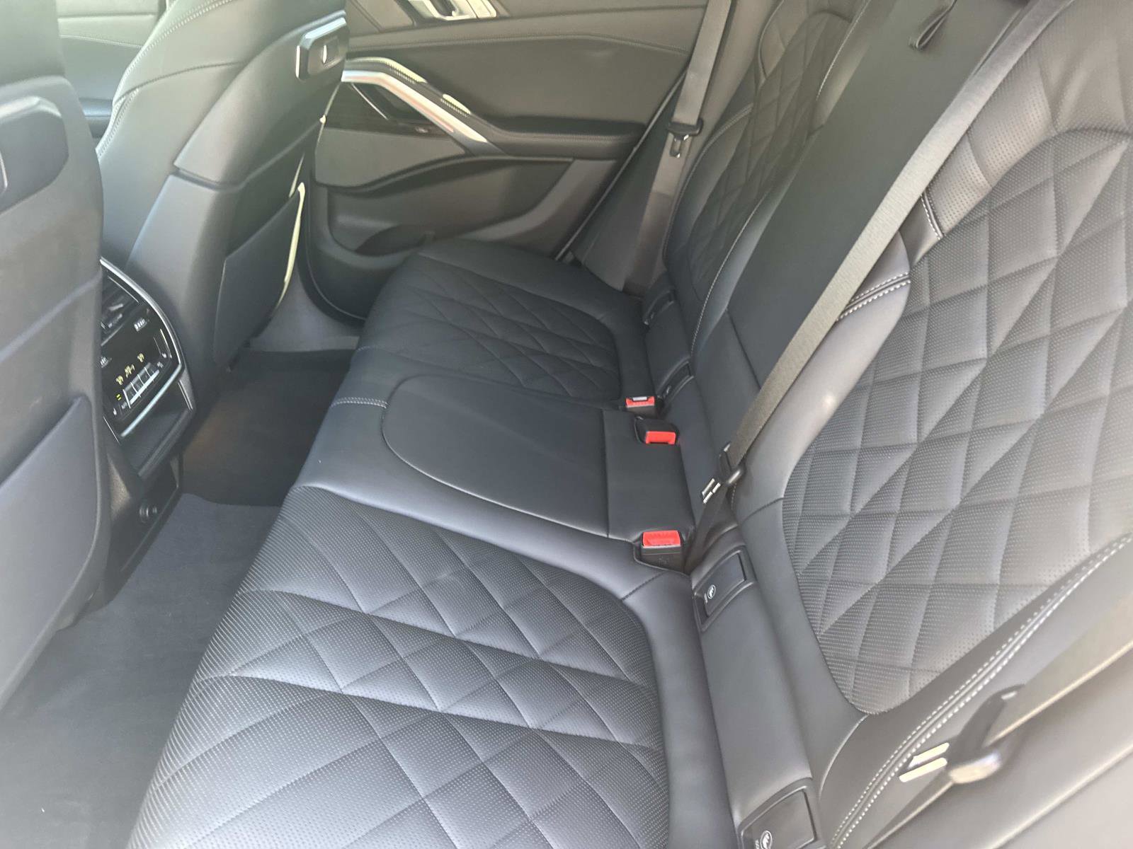 Certified 2025 BMW X6 xDrive40i image 13