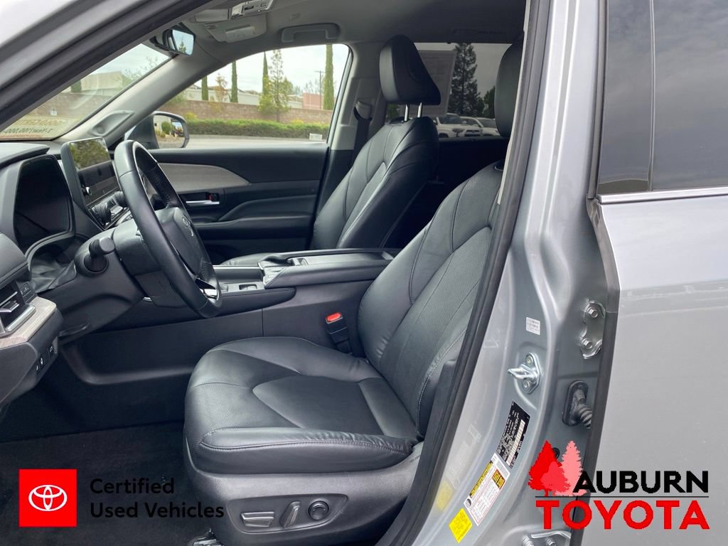 Certified 2024 Toyota Grand Highlander AWD image 37