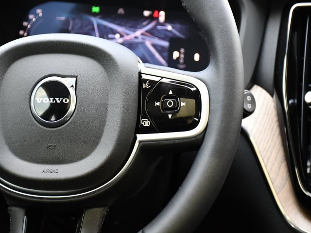 New 2026 Volvo XC60 B5 Plus w/ Protection Package Premier image 23
