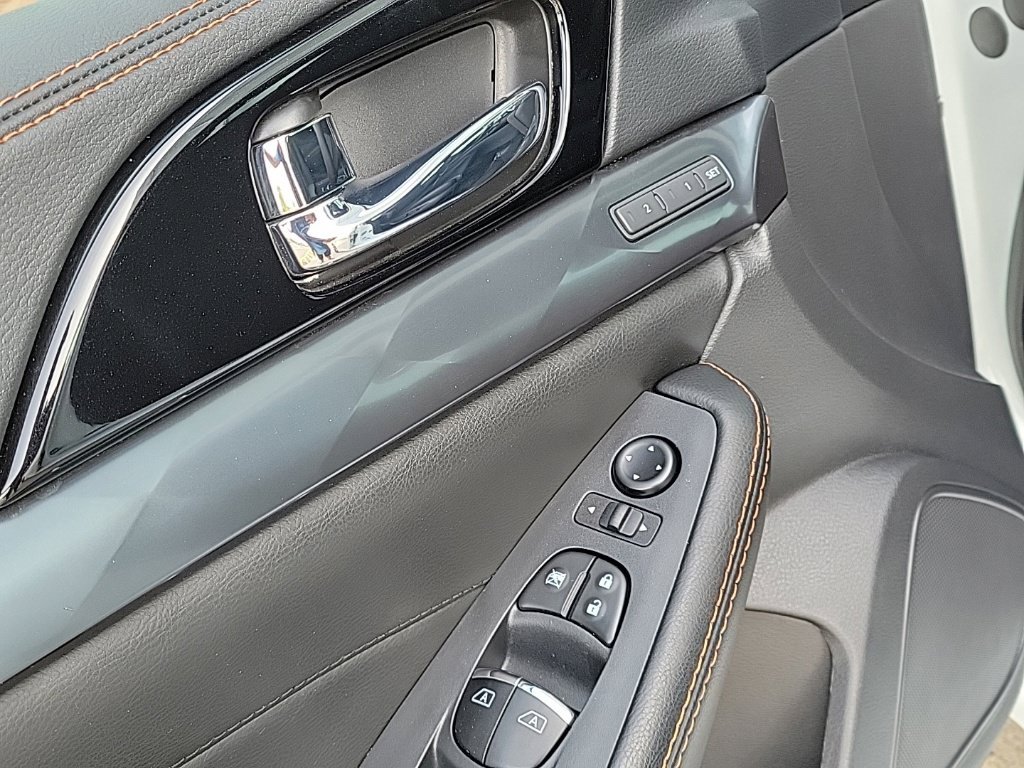 Used 2023 Nissan Maxima SR w/ Sport Mat Group FWD image 28