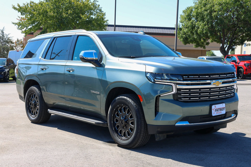Used 2023 Chevrolet Tahoe Premier AWD/4WD image 1