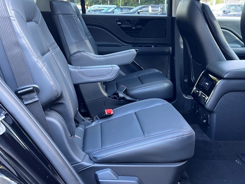 New 2026 Lincoln Aviator AWD image 13