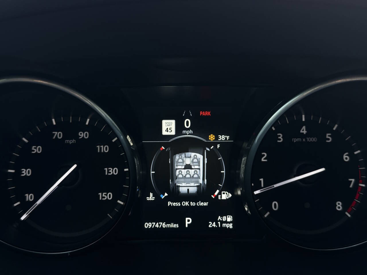 Used 2018 Land Rover Discovery Sport HSE image 20