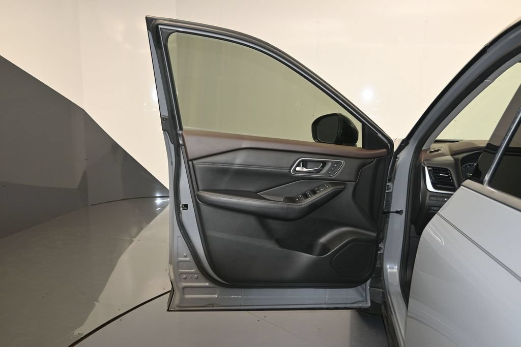 Used 2021 Nissan Rogue SL w/ Premium Package FWD image 10