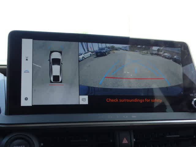 Used 2024 Toyota Prius Limited w/ Limited Premium Package image 29