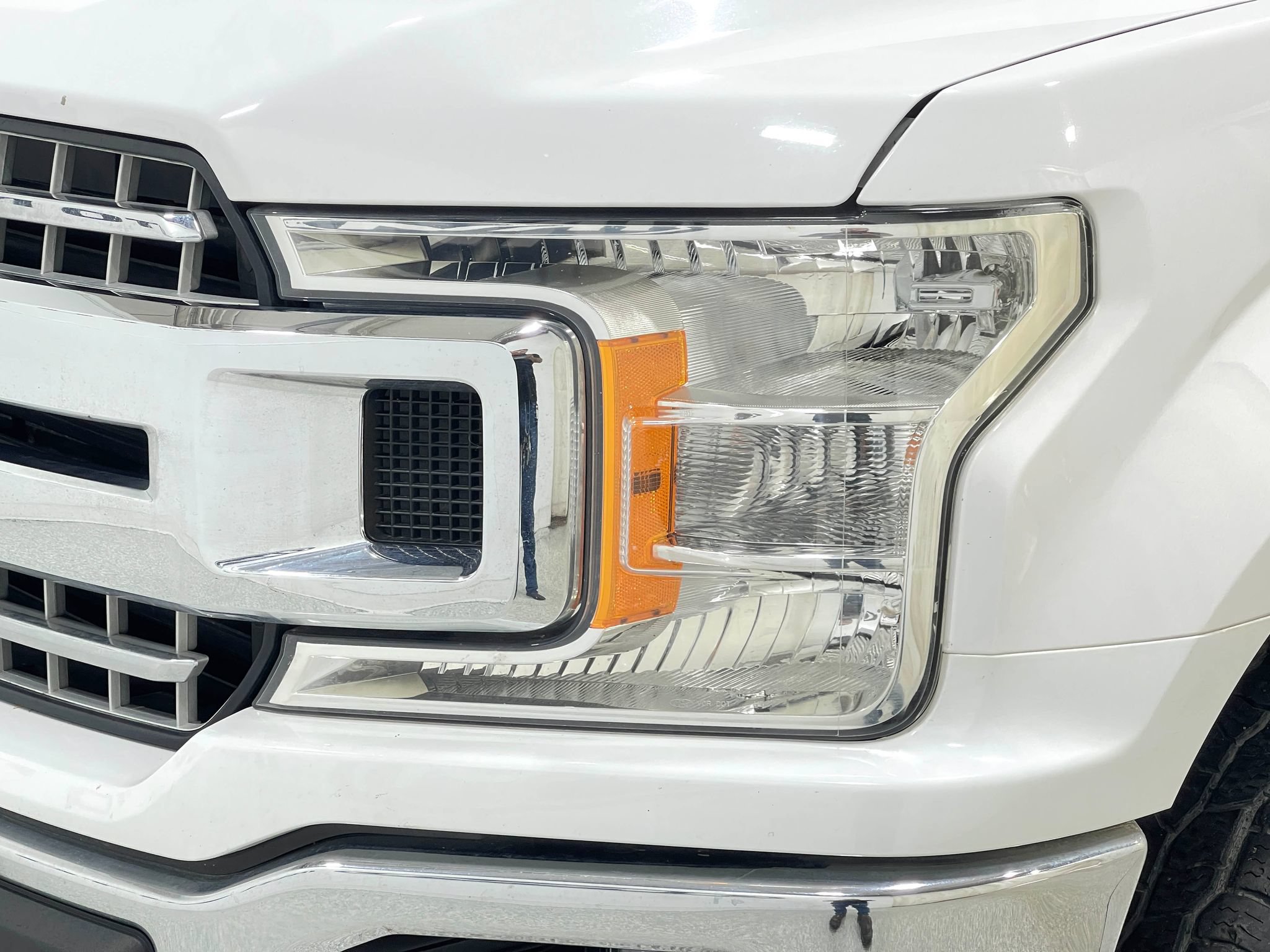 Used 2019 Ford F150 XLT w/ Equipment Group 302A Luxury AWD/4WD image 32