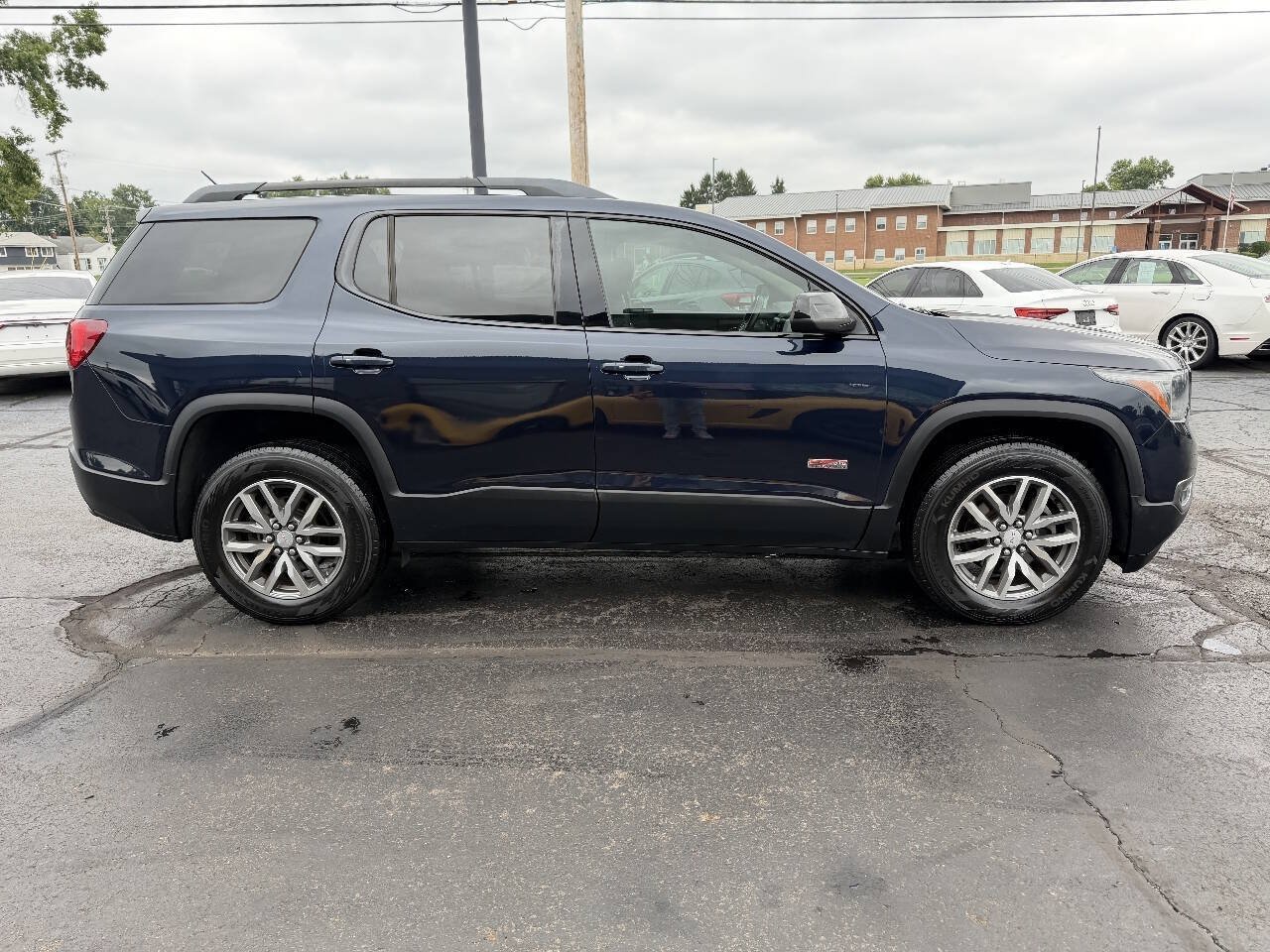 Used 2017 GMC Acadia SLE w/ Driver Alert Package I AWD/4WD image 6