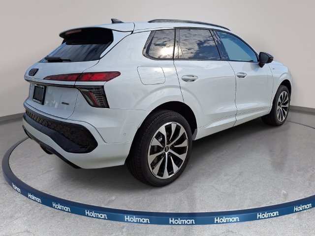 New 2026 Audi Q3 quattro 2.0T AWD/4WD image 3