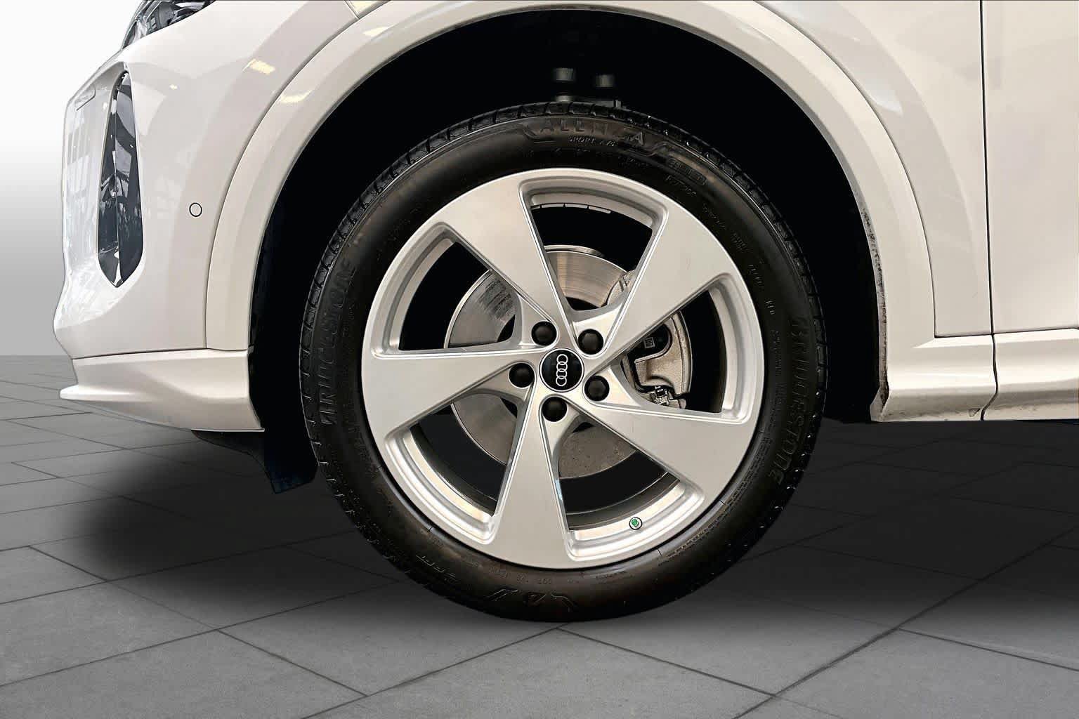 Certified 2025 Audi Q5 Premium AWD/4WD image 11