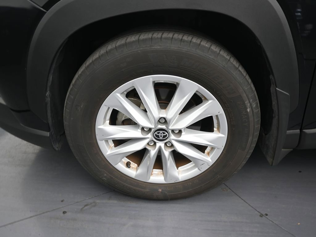 Used 2024 Toyota Corolla Cross LE FWD image 9