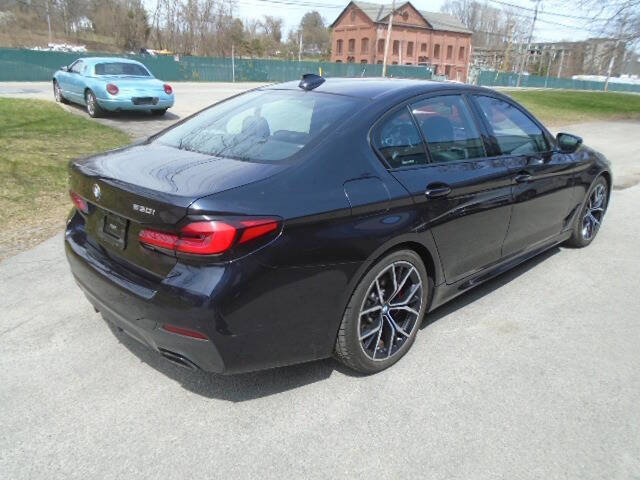 Used 2021 BMW 530i xDrive w/ M Sport Package image 7