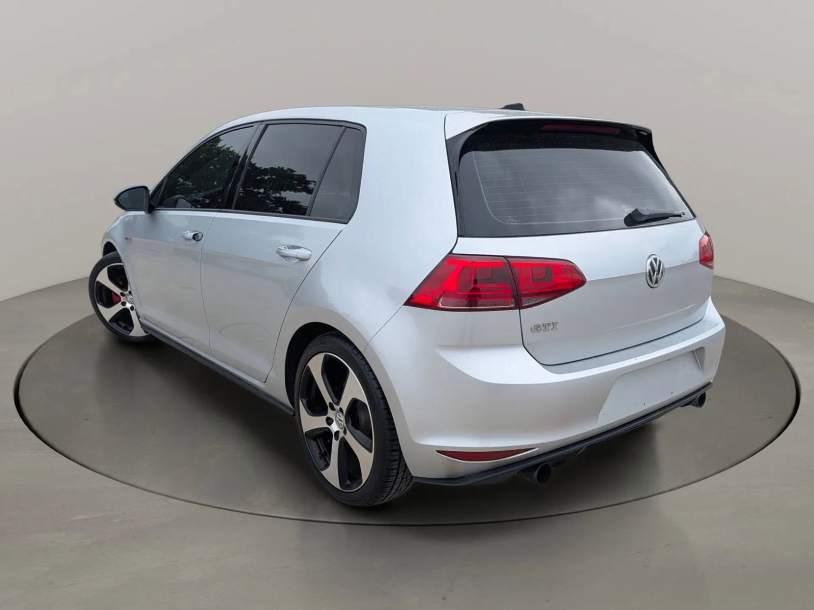 Used 2015 Volkswagen GTI S FWD image 3