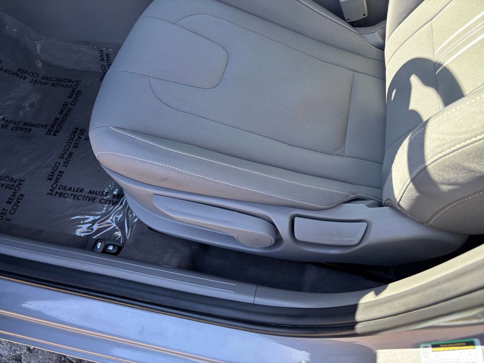 Used 2025 Hyundai Elantra SEL image 23