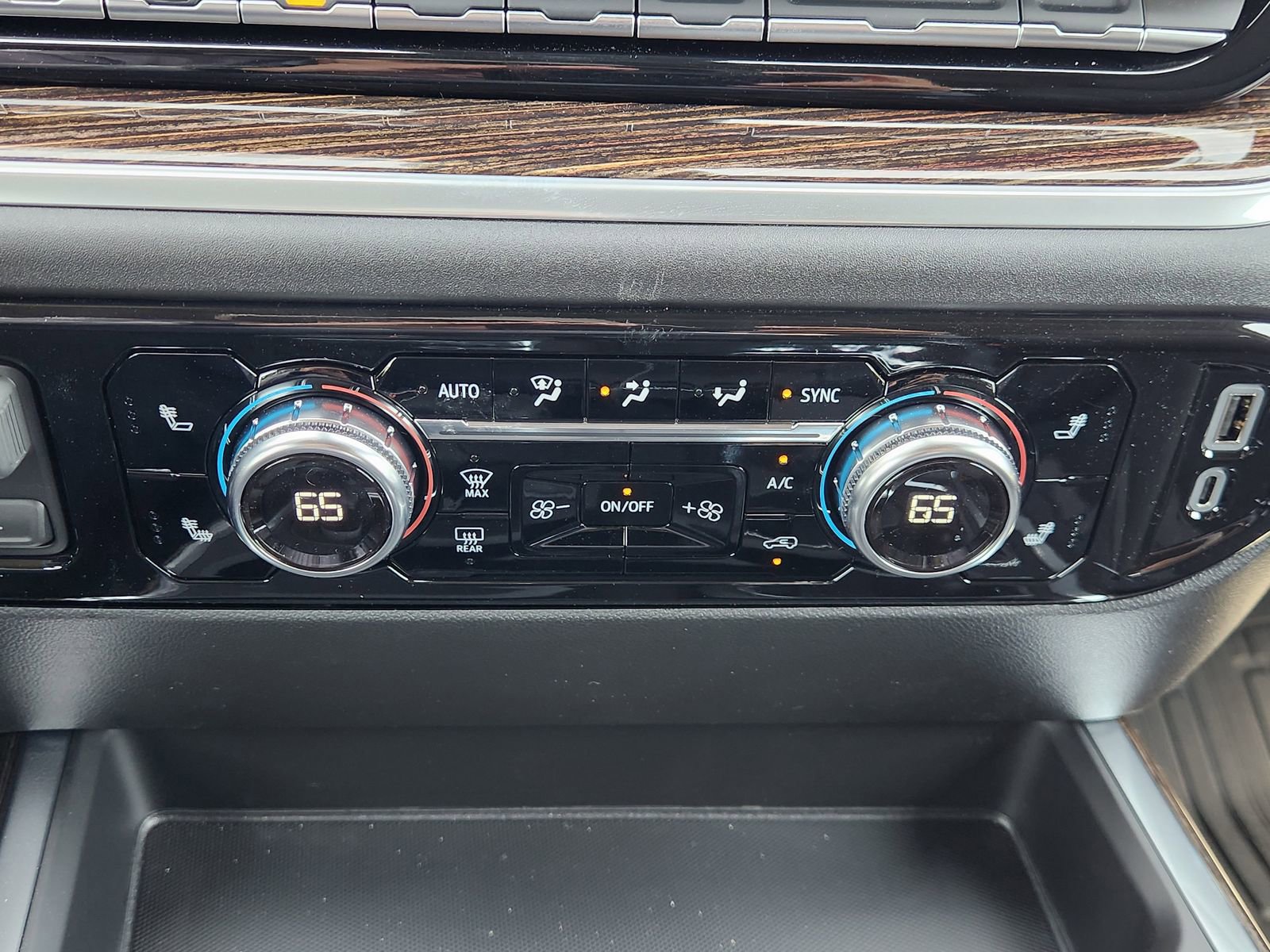 New 2026 GMC Sierra 1500 Elevation image 23