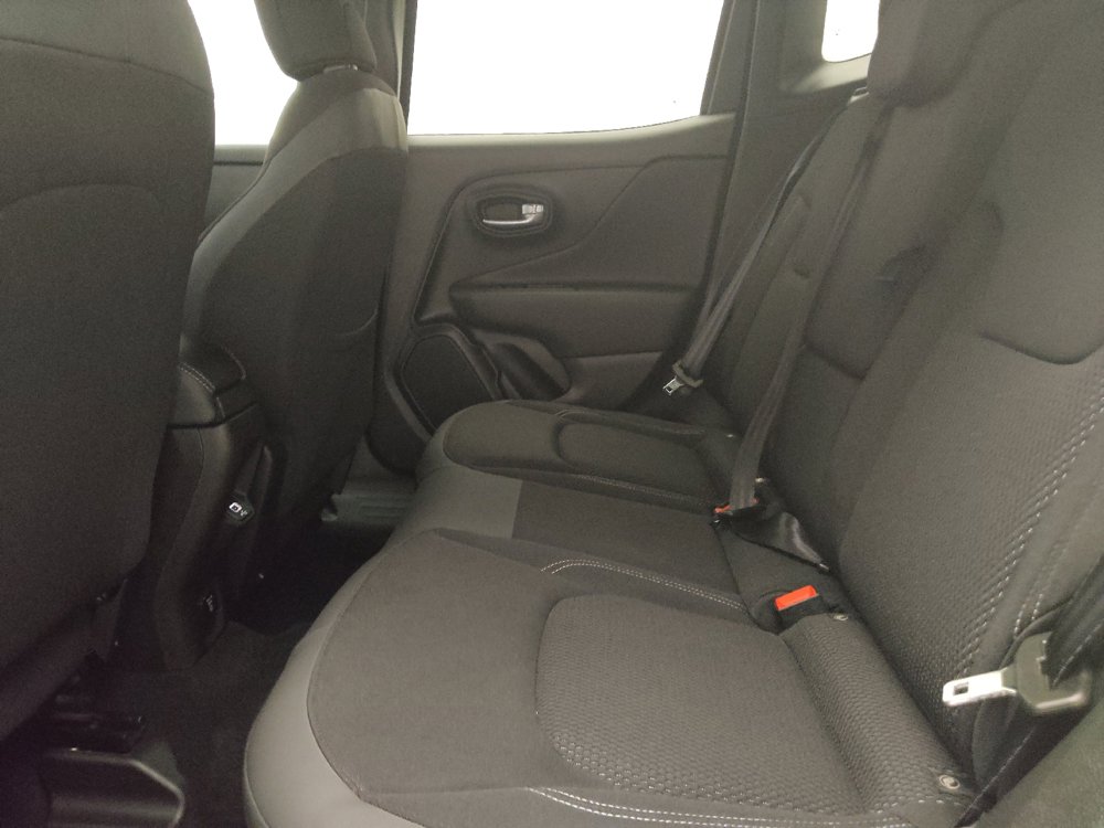 Used 2022 Jeep Renegade Altitude w/ Convenience Group AWD/4WD image 18