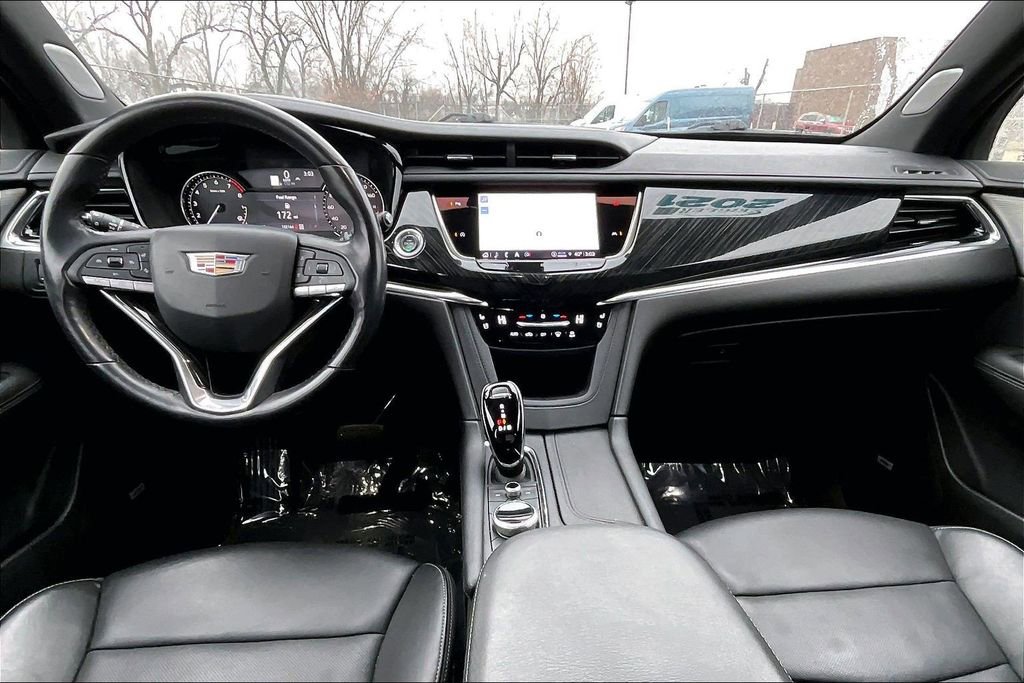 Used 2021 Cadillac XT6 Premium Luxury image 14
